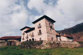 Arha Casona de Carmona (Antiguo Parador de Carmona-Cantabria), Carmona